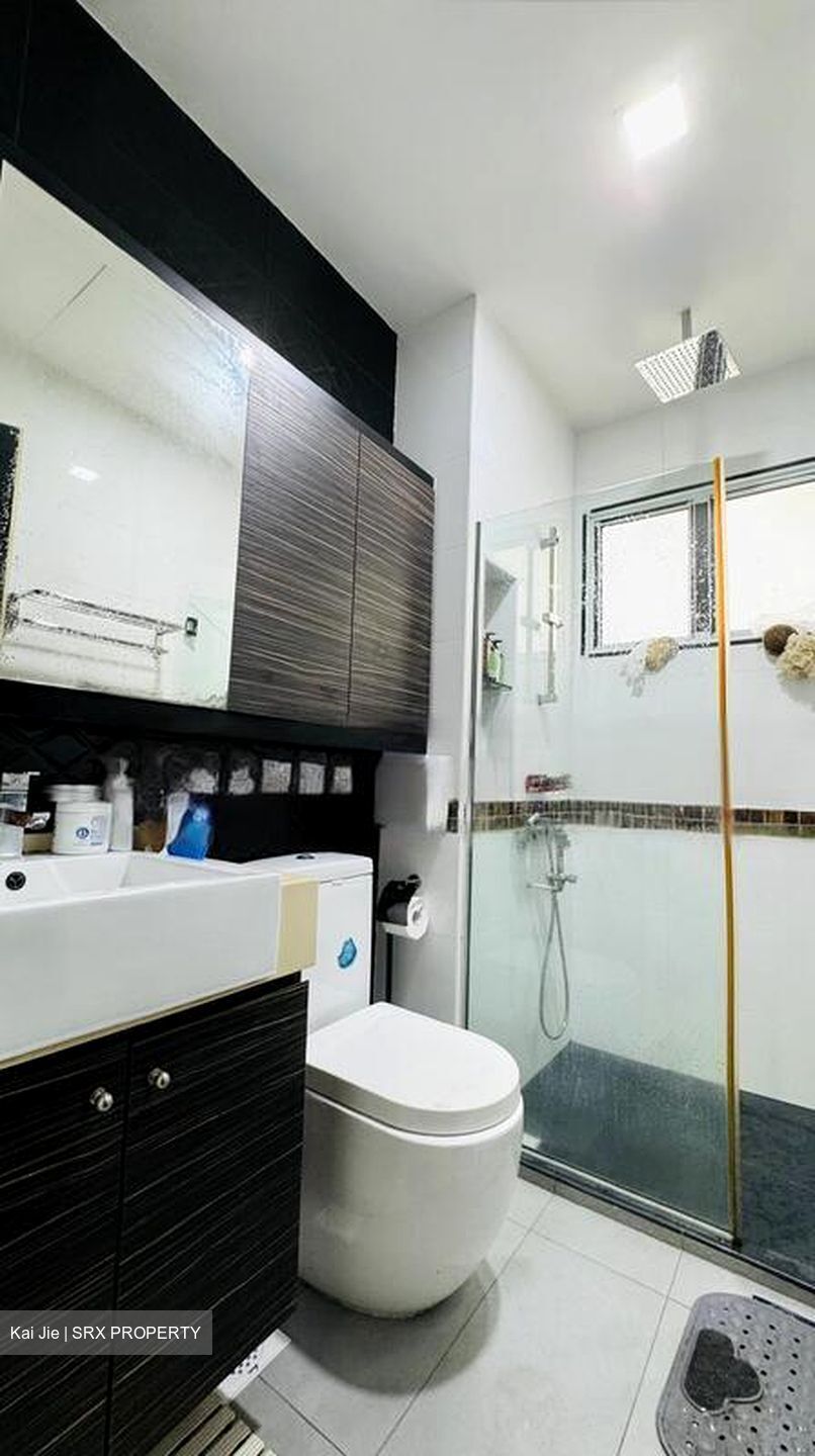 Fernvale Road (D28), Terrace #463428851